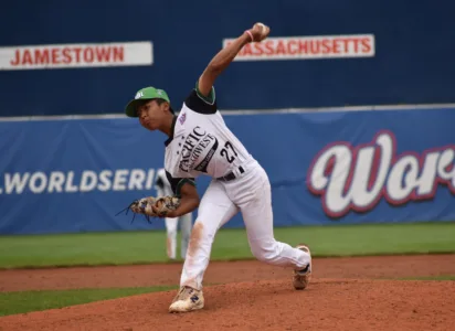 Hawaii completes pool play 4-0